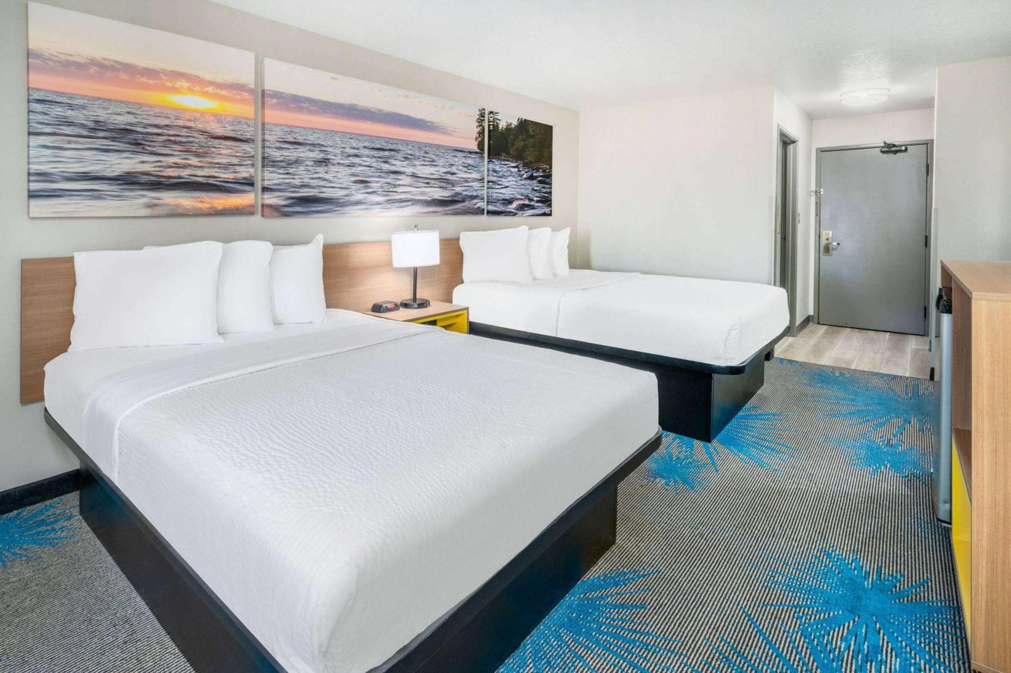 Days By Wyndham Lunas Hotel