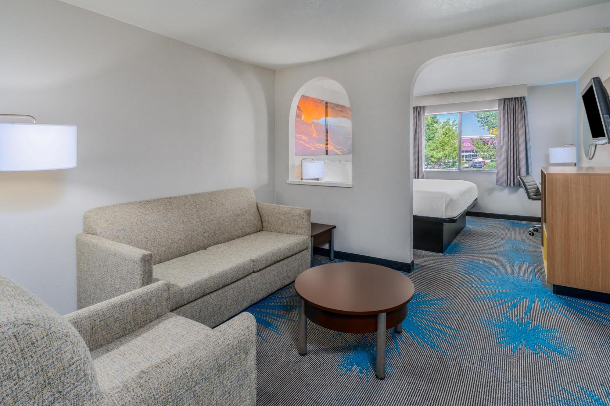 Days By Wyndham Lunas Hotel